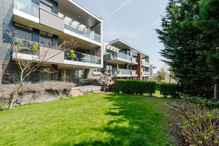 Mudroňova, Staré Mesto - Bratislava I | Prenájom, Byt, 3-izbový, 198 m²