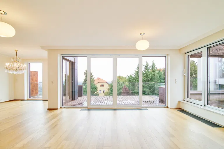 Mudroňova, Staré Mesto - Bratislava I | Prenájom, Byt, 3-izbový, 198 m²
