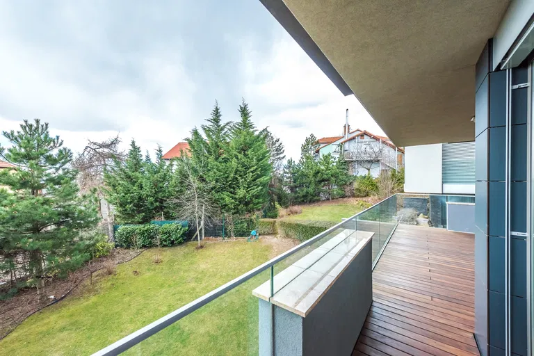 Mudroňova, Staré Mesto - Bratislava I | Prenájom, Byt, 3-izbový, 198 m²