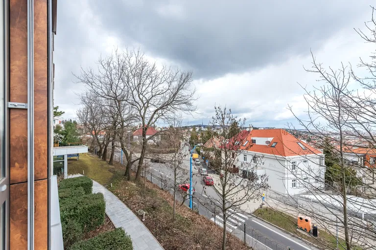 Mudroňova, Staré Mesto - Bratislava I | Prenájom, Byt, 3-izbový, 198 m²
