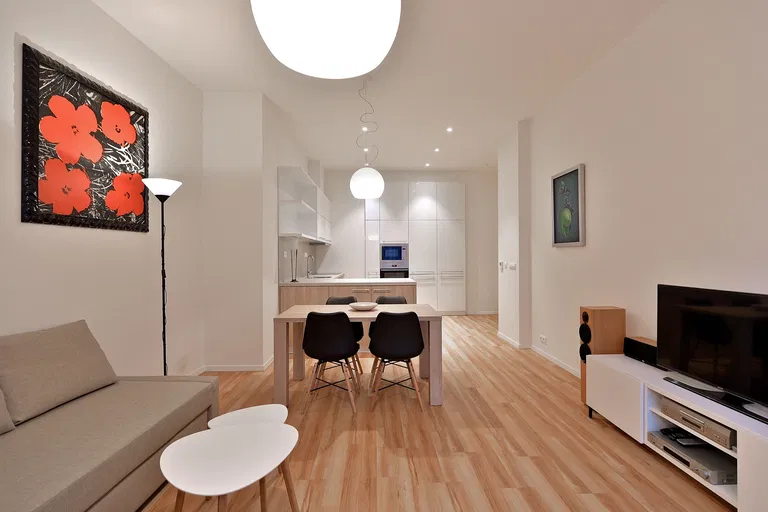 Ovenecká, Bubeneč - Praha 7 | Prenájom, Byt, 2-izbový, 65 m²