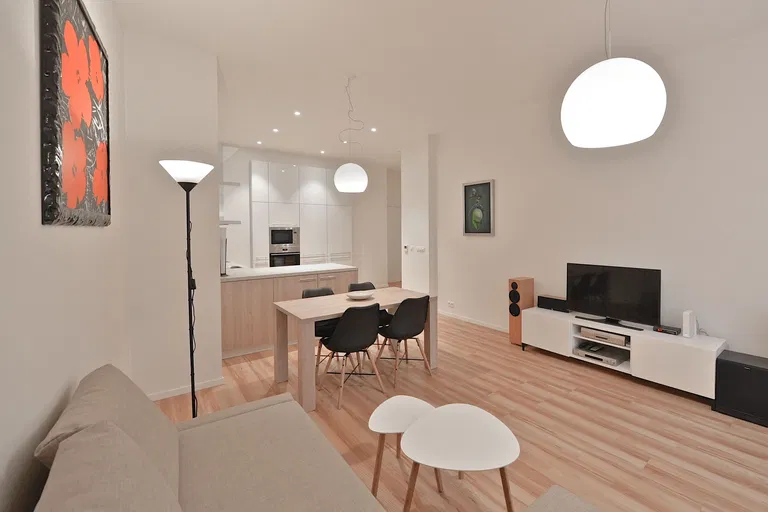 Ovenecká, Bubeneč - Praha 7 | Prenájom, Byt, 2-izbový, 65 m²