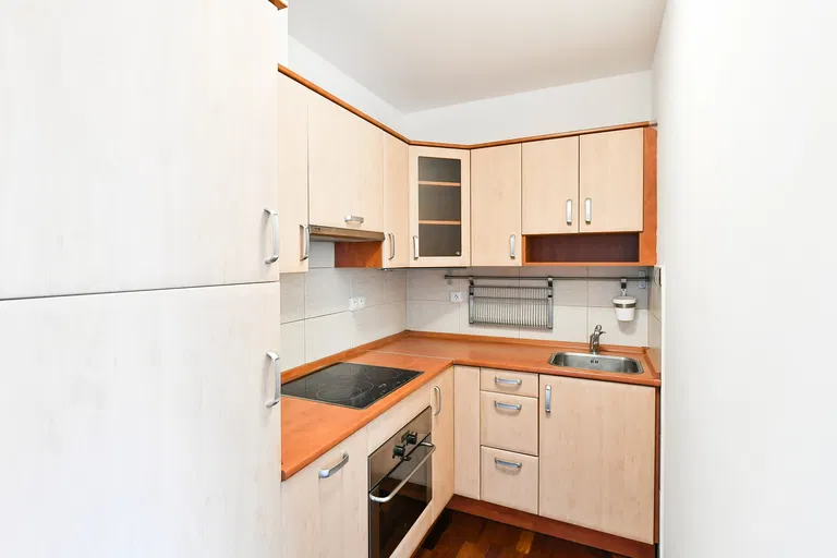 Kollárova, Karlín - Prague 8 | Sale, Apartment, Two-bedroom (3+kk), 65 m²