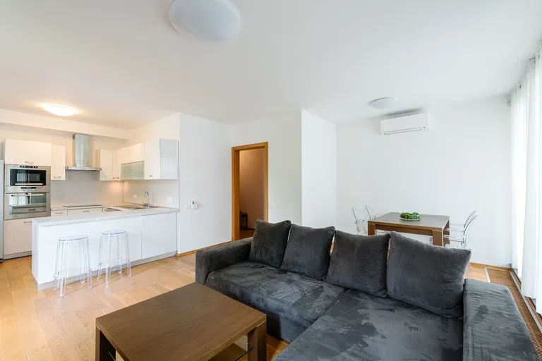 Strážna, Nové Mesto - Bratislava III | Prenájom, Byt, 2-izbový, 85 m²