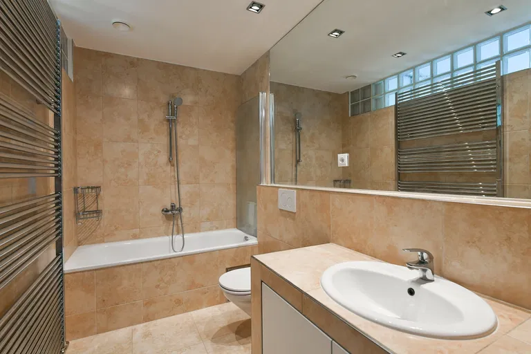 Pod Kaštany, Bubeneč - Prague 6 | Sale, Apartment, Three-bedroom (4+kk), 135 m²