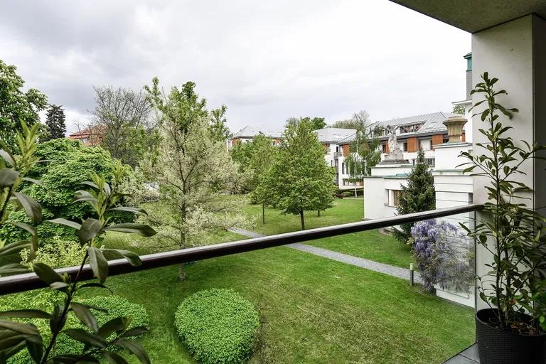 Pod Kaštany, Bubeneč - Prague 6 | Sale, Apartment, Three-bedroom (4+kk), 135 m²