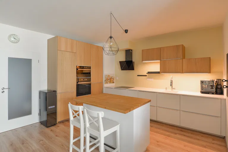 V Zahrádkách, Žižkov - Praha 3 | Prenájom, Byt, 4-izbový, 108 m²