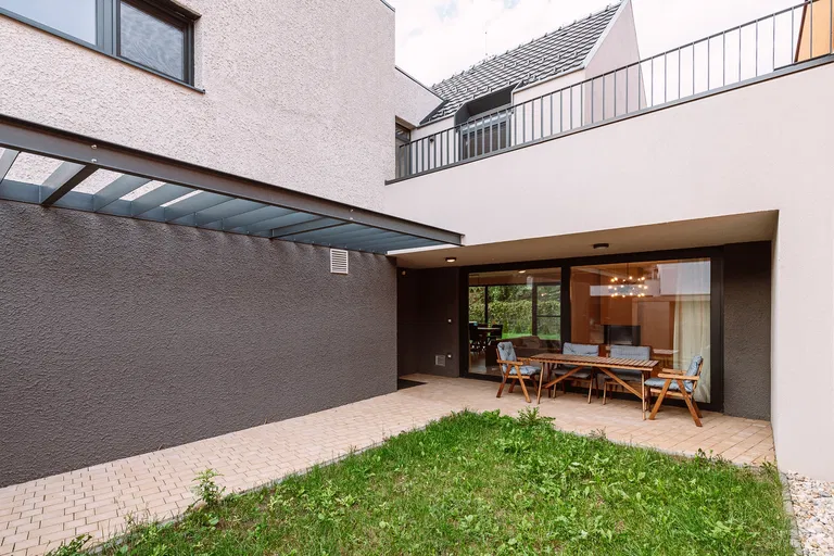 Solúnska, Devín - Bratislava IV | Rent, House, Three-bedroom (4+1), 230 m²