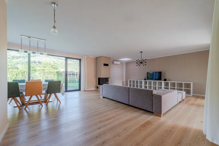 Solúnska, Devín - Bratislava IV | Rent, House, Three-bedroom (4+1), 230 m²