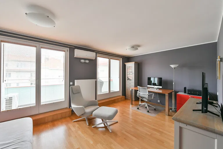 Vinohradská, Vinohrady - Prague 2 | Sale, Apartment, Three-bedroom (4+kk), 176 m²