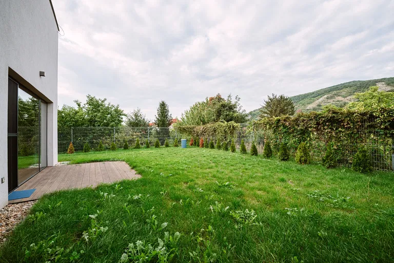 Solúnska, Devín - Bratislava IV | Rent, House, Three-bedroom (4+1), 230 m²