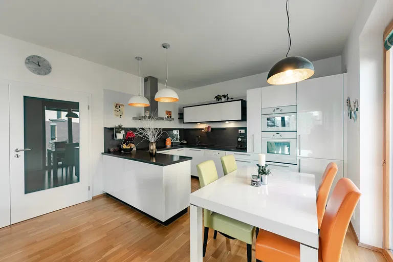 V Třešňovce, Hrdlořezy - Praha 9 | Predaj, Byt, 3-izbový, 90 m²