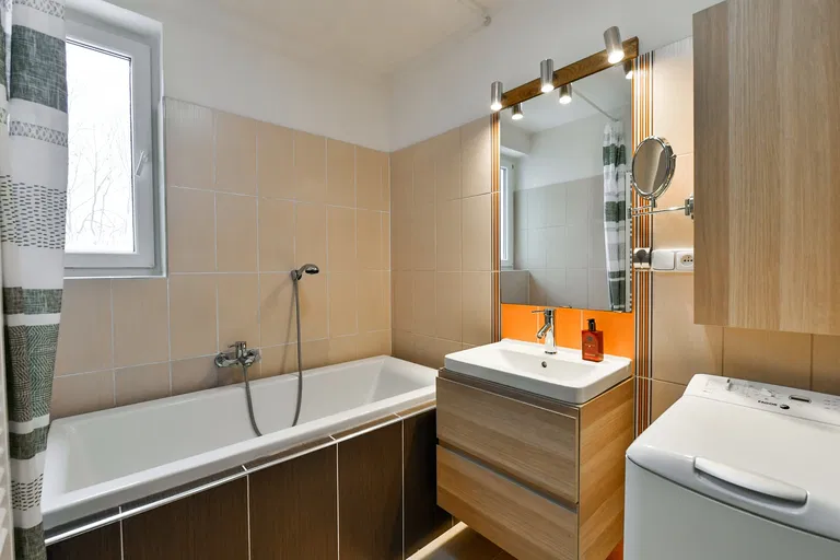 Konzumní, Horoměřice - Praha-západ | Sale, Apartment, Three-bedroom (4+kk), 96 m²