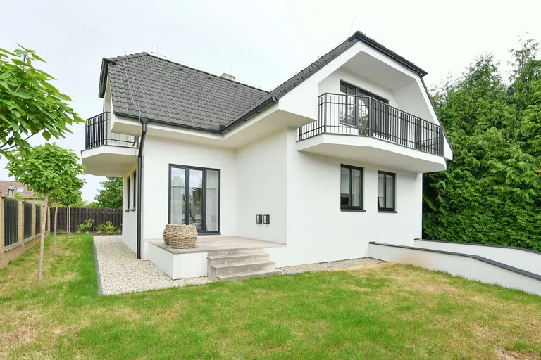 Rájecká, Uhříněves - Prague 10 | Sale, House, Three-bedroom (4+1), 182 m²