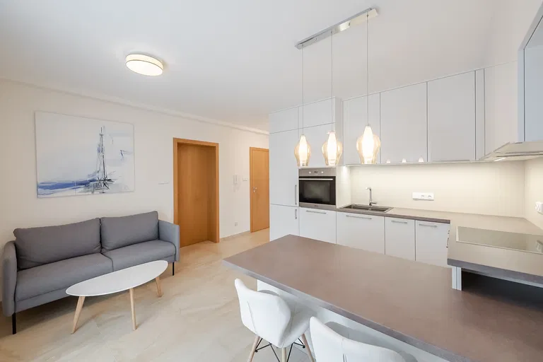 5. máje, Stodůlky - Praha 5 | Prenájom, Byt, 2-izbový, 67 m²