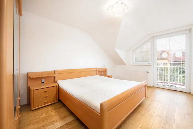 Moravany, Brno - venkov - Brno-město | Sale, House, Three-bedroom (4+kk), 140 m²