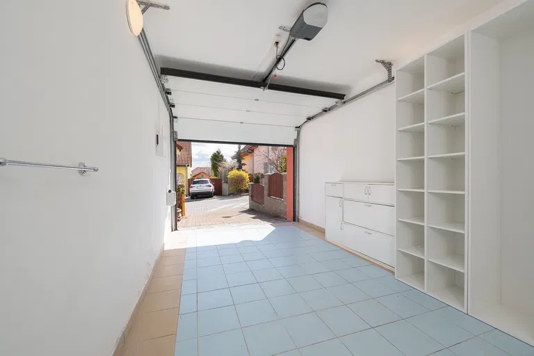 Moravany, Brno - venkov - Brno-město | Sale, House, Three-bedroom (4+kk), 140 m²