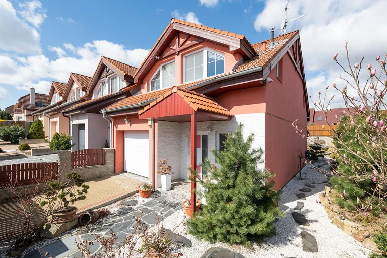 Moravany, Brno - venkov - Brno-město | Sale, House, Three-bedroom (4+kk), 140 m²