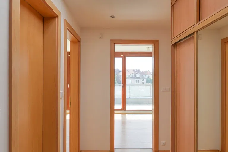 Na Zemance, Braník - Prague 4 | Rent, Apartment, Three-bedroom (4+kk), 240 m²