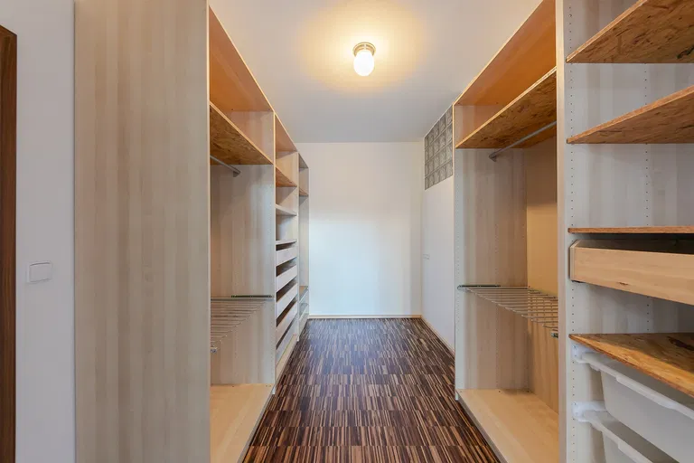 Štefánikova, Velké Popovice - Praha-východ | Predaj, Rodinný dom, 7-izbový, 331 m²