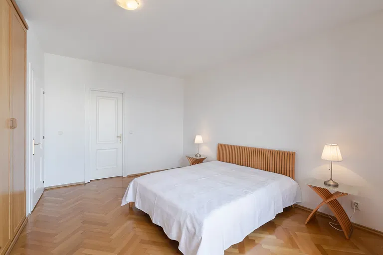 Holečkova, Smíchov - Praha 5 | Prenájom, Byt, 2-izbový, 82 m²