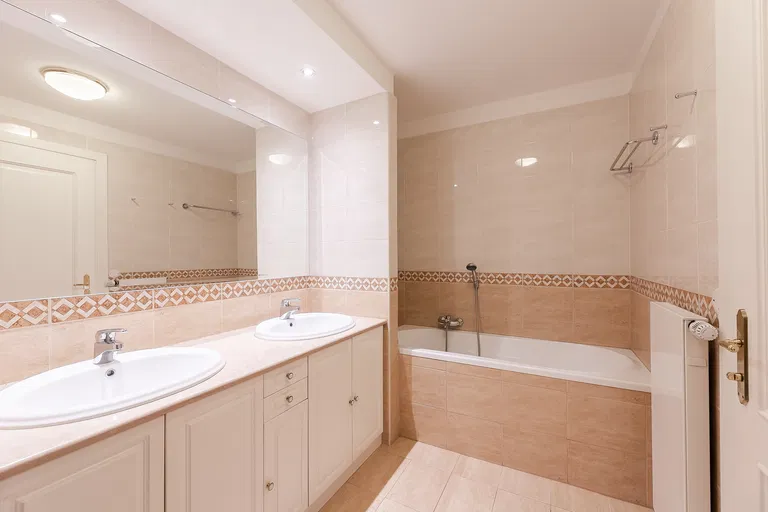 Holečkova, Smíchov - Praha 5 | Prenájom, Byt, 2-izbový, 82 m²