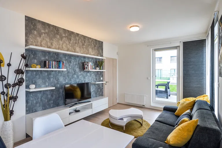V Háji, Holešovice - Praha 7 | Prenájom, Byt, 2-izbový, 120 m²