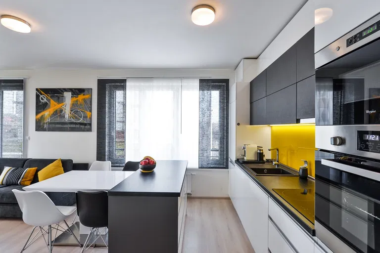 V Háji, Holešovice - Praha 7 | Prenájom, Byt, 2-izbový, 120 m²