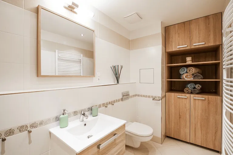 V Háji, Holešovice - Praha 7 | Prenájom, Byt, 2-izbový, 120 m²