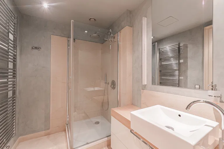Rohanské nábřeží, Karlín - Prague 8 | Sale, Apartment, Two-bedroom (3+kk), 126 m²
