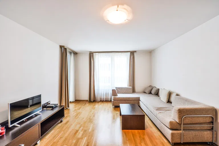 Karla Engliše, Smíchov - Praha 5 | Prenájom, Byt, 2-izbový, 68 m²