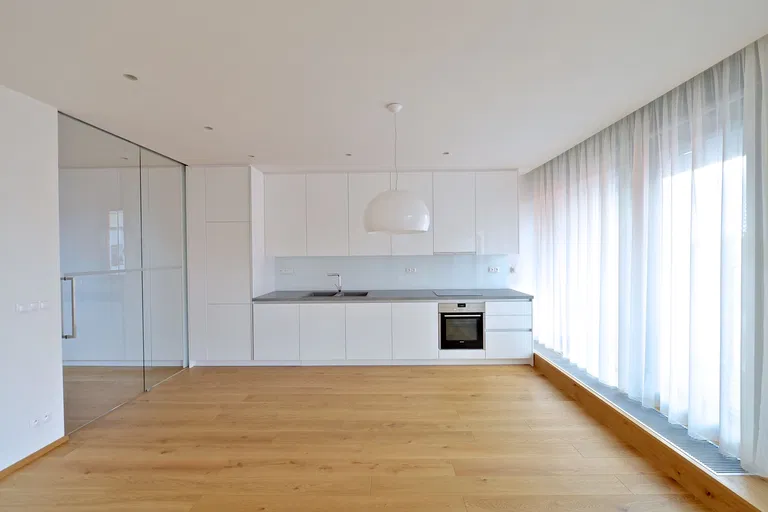 V Přístavu, Holešovice - Praha 7 | Prenájom, Byt, 3-izbový, 100 m²