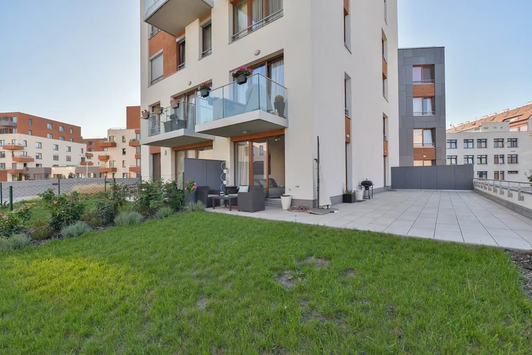 V Háji, Holešovice - Praha 7 | Prenájom, Byt, 2-izbový, 139 m²