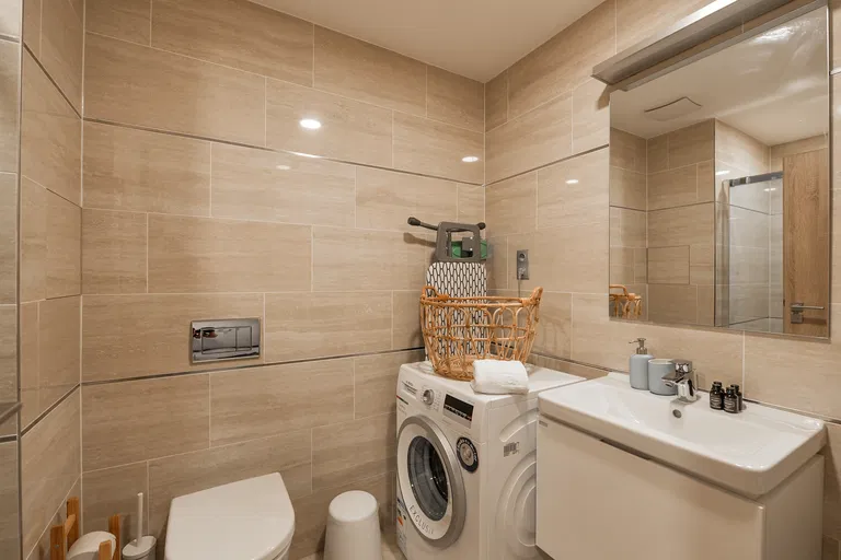 V Háji, Holešovice - Praha 7 | Prenájom, Byt, 2-izbový, 139 m²