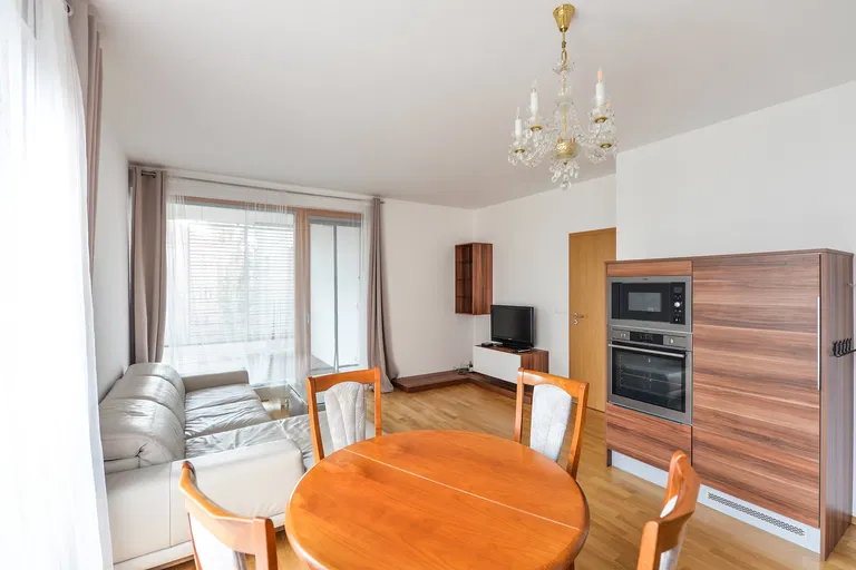 Pod Stadiony, Smíchov - Praha 5 | Prenájom, Byt, 3-izbový, 73 m²