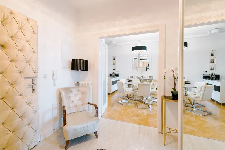 Hviezdoslavovo námestie, Staré Mesto - Bratislava I | Rent, Apartment, Two-bedroom (3+kk), 100 m²