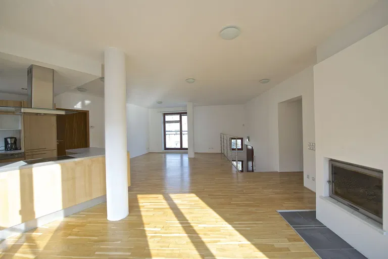Tetínská, Radlice - Praha 5 | Prenájom, Byt, 3-izbový, 177 m²