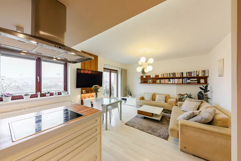 Andersenova, Šterboholy - Prague 10 | Sale, Apartment, Three-bedroom (4+kk), 88 m²