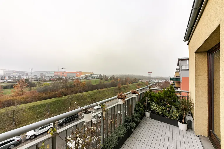 Andersenova, Šterboholy - Prague 10 | Sale, Apartment, Three-bedroom (4+kk), 88 m²