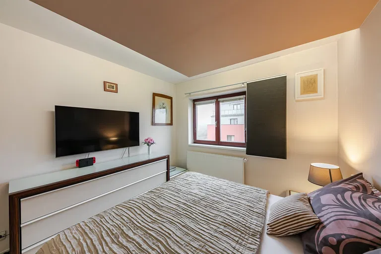 Andersenova, Šterboholy - Prague 10 | Sale, Apartment, Three-bedroom (4+kk), 88 m²