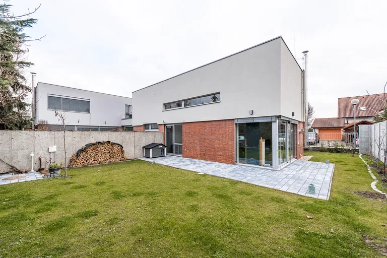 Fláviovská, Rusovce - Bratislava V | Sale, House, Three-bedroom (4+1), 156 m²