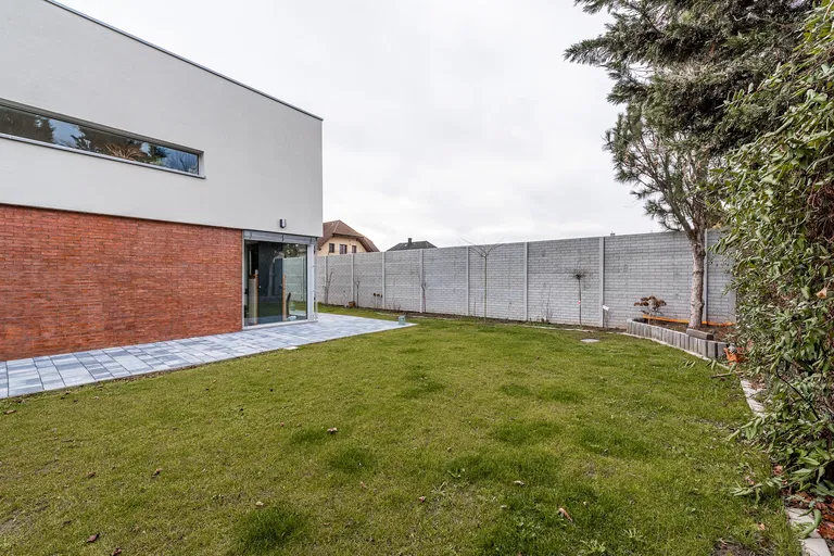 Fláviovská, Rusovce - Bratislava V | Sale, House, Three-bedroom (4+1), 156 m²