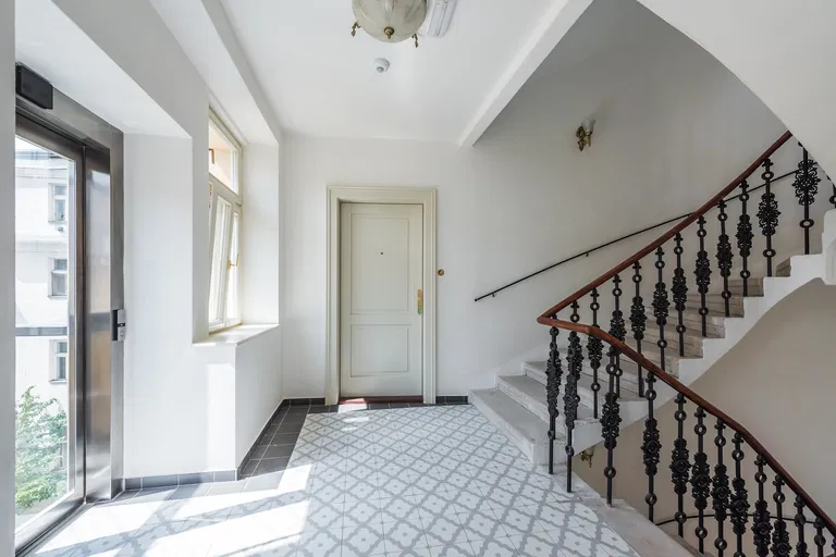 Myslíkova, Nové Město - Praha 2 | Prenájom, Byt, 2-izbový, 82 m²
