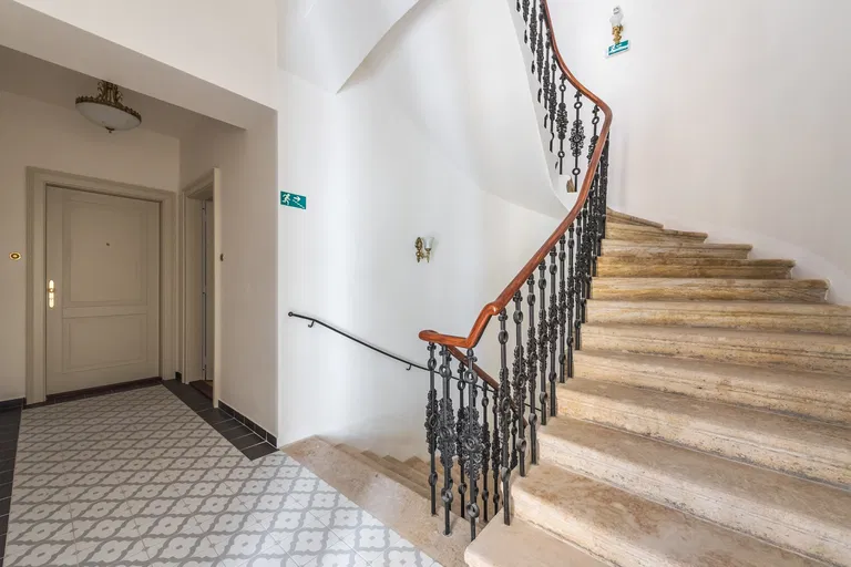 Myslíkova, Nové Město - Praha 2 | Prenájom, Byt, 2-izbový, 82 m²