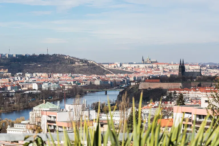 Na Hřebenech II, Podolí - Prague 4 | Rent, Apartment, Three-bedroom (4+1), 352 m²