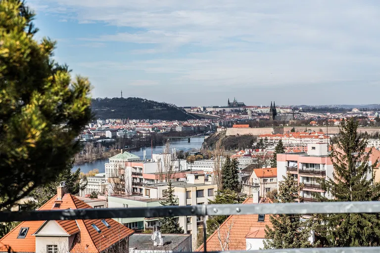 Na Hřebenech II, Podolí - Prague 4 | Rent, Apartment, Three-bedroom (4+1), 352 m²