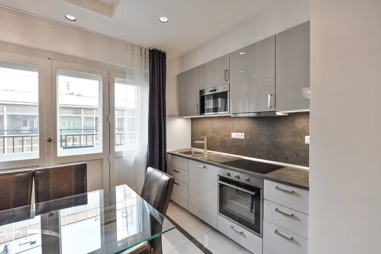 Dlouhá, Staré Město - Praha 1 | Predaj, Byt, 3-izbový, 151 m²