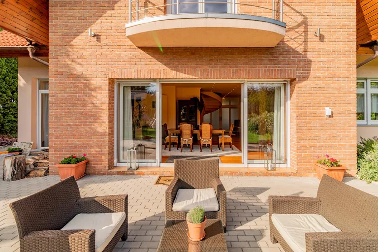 Starodvorská, Lysolaje - Praha 6 | Prenájom, Rodinný dom, 6-izbový, 409 m²
