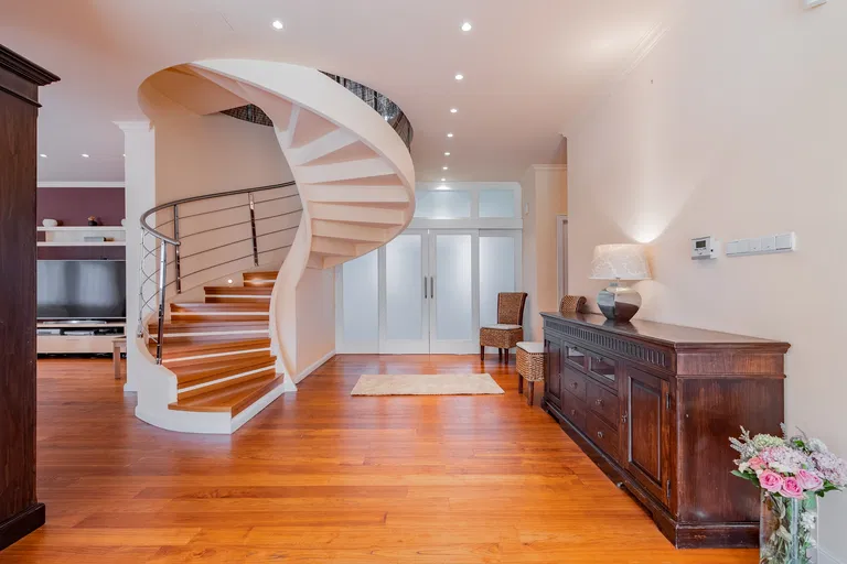Starodvorská, Lysolaje - Praha 6 | Prenájom, Rodinný dom, 6-izbový, 409 m²