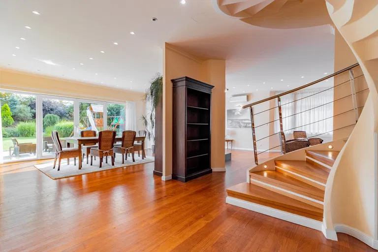 Starodvorská, Lysolaje - Praha 6 | Prenájom, Rodinný dom, 6-izbový, 409 m²